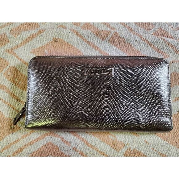 DKNY EMBOSSED METALLIC LEATHER  ZIP AROUND WALLET CLUTCH GUNMETAL #A69 - Picture 3 of 10